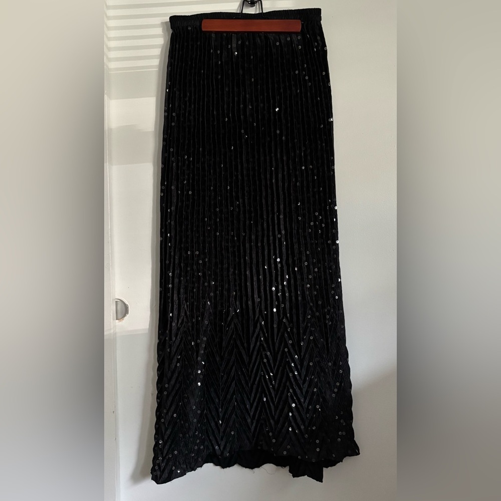 Jeanne Marc vintage sequined pleated skirt no lining M 12/14. Great condition.